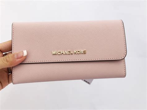 michael kors saffiano wallet.